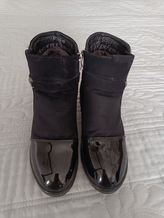 Дамски черни боти