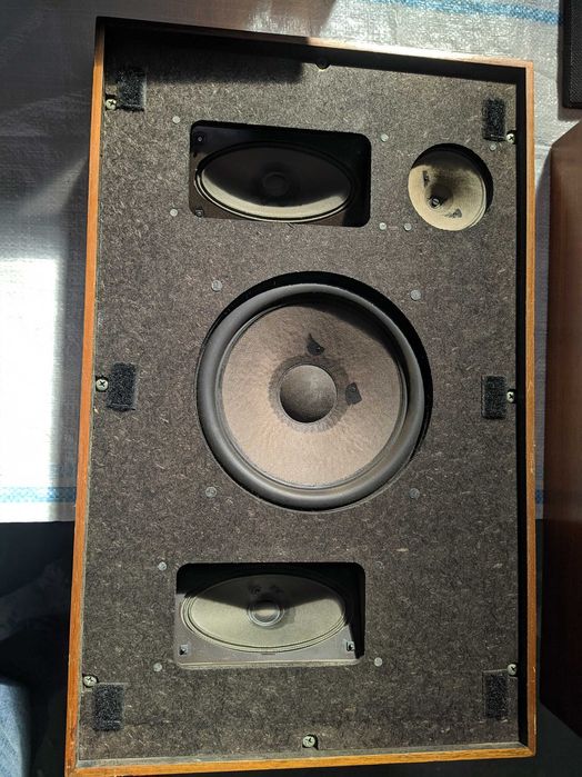 Amplificator si boxe SABA