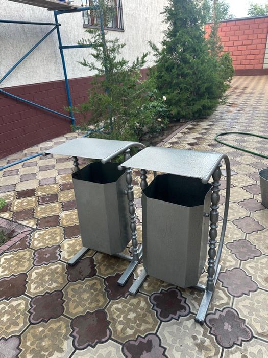 Мусорные бачки 2шт