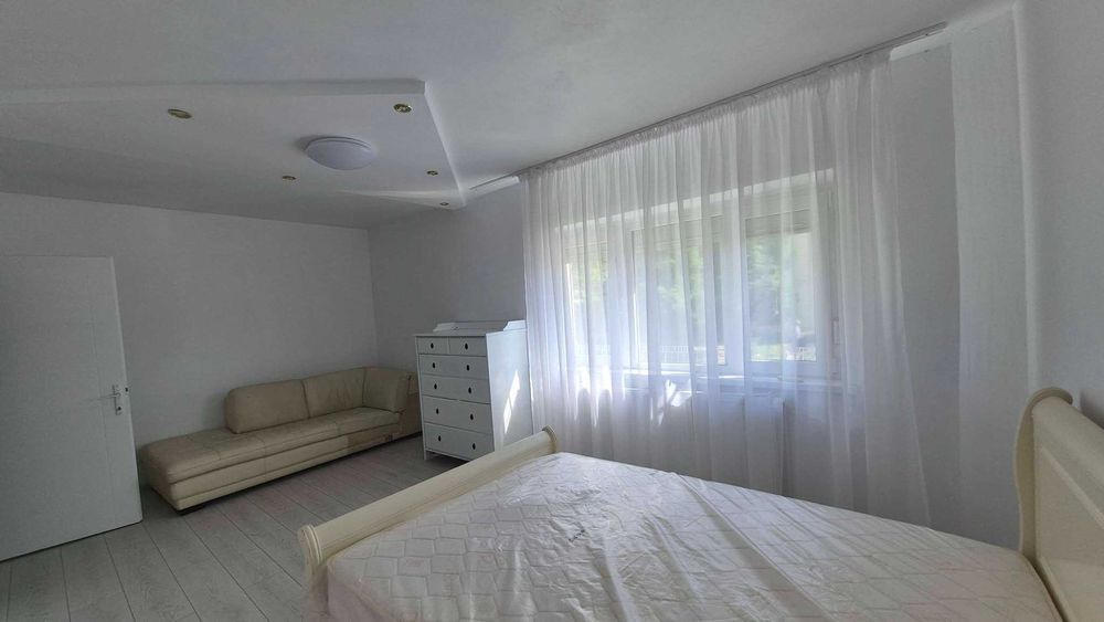 Apartament 2 camere decomandat in Onesti, zona de sus.