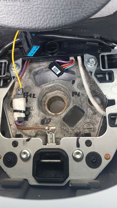Vand volan complet cu airbag, capace oglinzi si grile centrale BMW F10 / F11