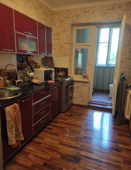 Продаётся 3/4/4 Чирчик Навои