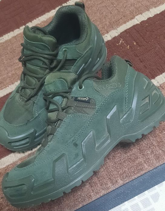 Спортивный обувь