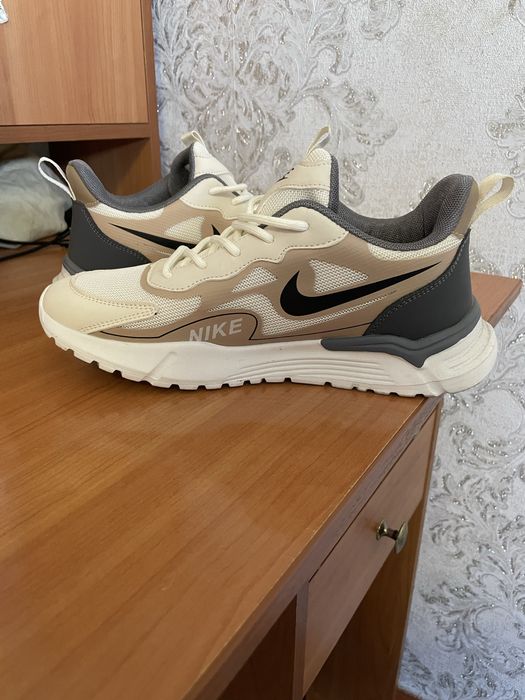 Кроссовки новые найк