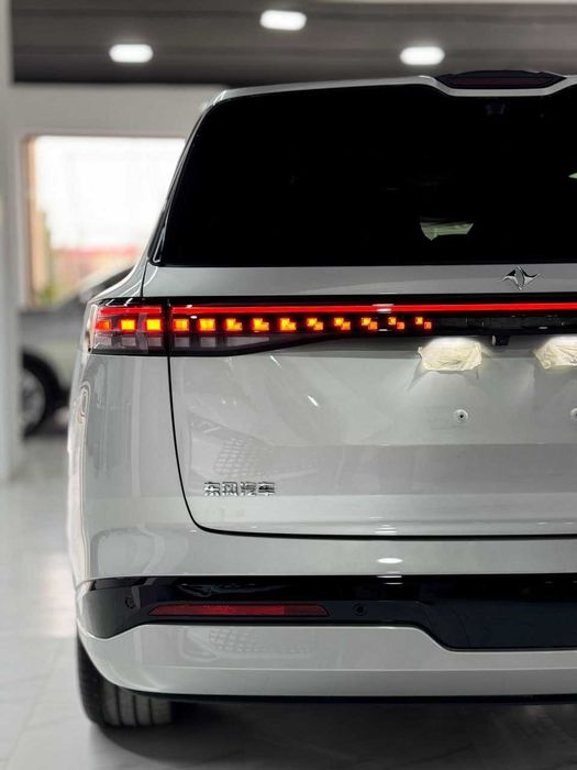 Dongfeng eπ 008 Ultra