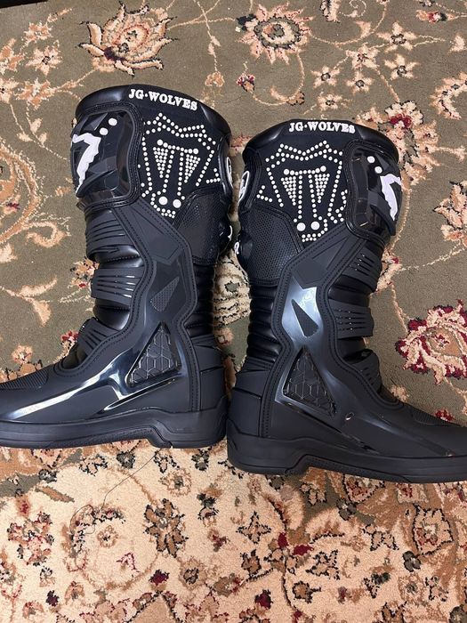 Боты Х6 новые  легкие