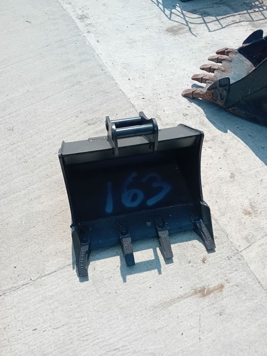 Cupa noua 60 cm miniexcavator 2.5 tone