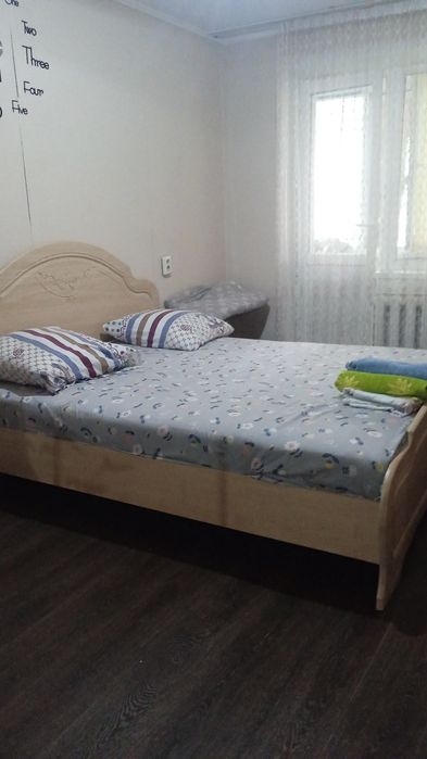 Почасово:1500т, 1 ком  4 мкр Жигули Цилоковск, смарт тв