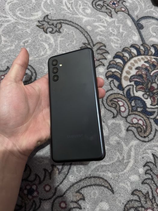 Samsung M13 tel holati ideal