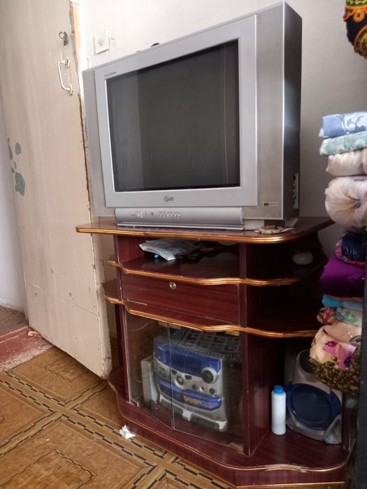 Телевизор сатылады срочна