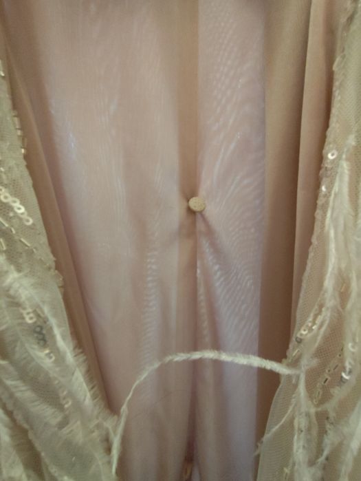 Бална рокля в нежен цвят