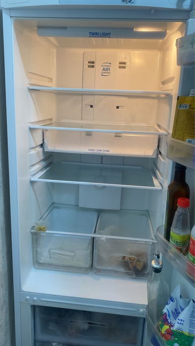 Срочно продам холодильник Indesit