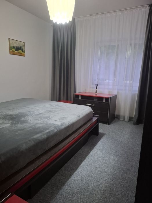 Închiriez apartament 1 Mai cu 3 camere