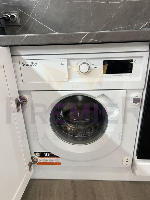 Дава се под наем Тристаен апартамент в Варна, Център - 90 кв.м за 1100 € - Снимка #2