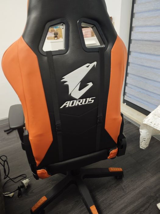 Геймърски стоп gigabyte aurus