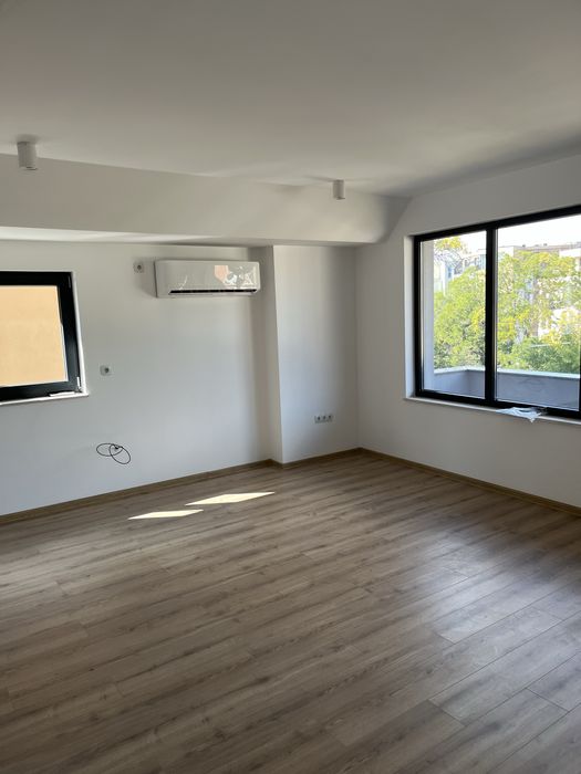 Давам офис под наем за първи наематели