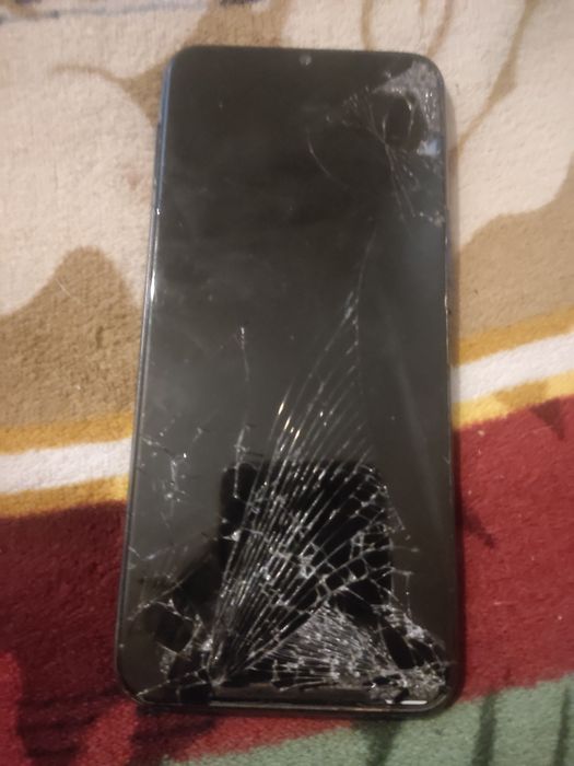 Продам телефон техно