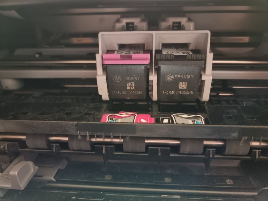 Imprimantă multifuncțională 3 in 1 HP C4680

Nr. Tel.