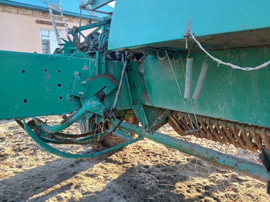 Пресс подборщик Дана пресс