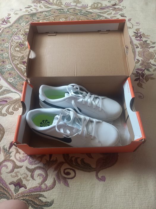 Продам 41 размер NIKE оригинал