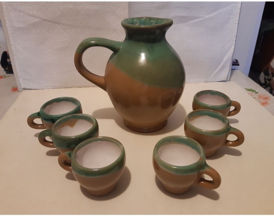 Vand diferite seturi de pahare