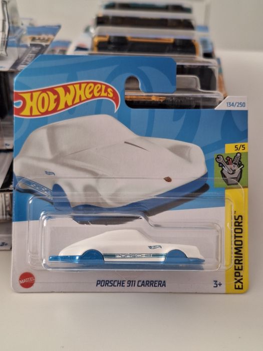 Hot wheels - mega pack - 30 bucati + cadou