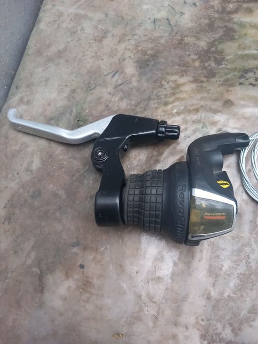 Frîne schimbatoare bicicleta  schimano.sunt in stare foarte bună