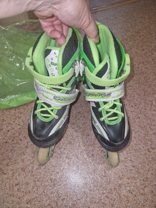 Продам роликовые коньки размер 35-38