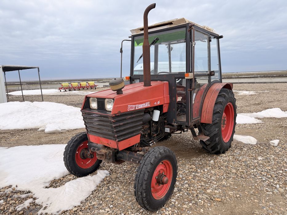 Tractor Utb 445 453 Universal Tractoras