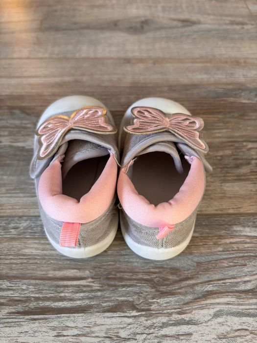 Бебешки пантофи + подарък