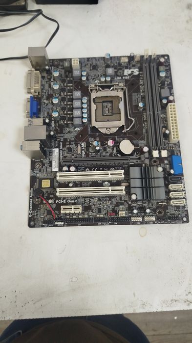 Материнская плата