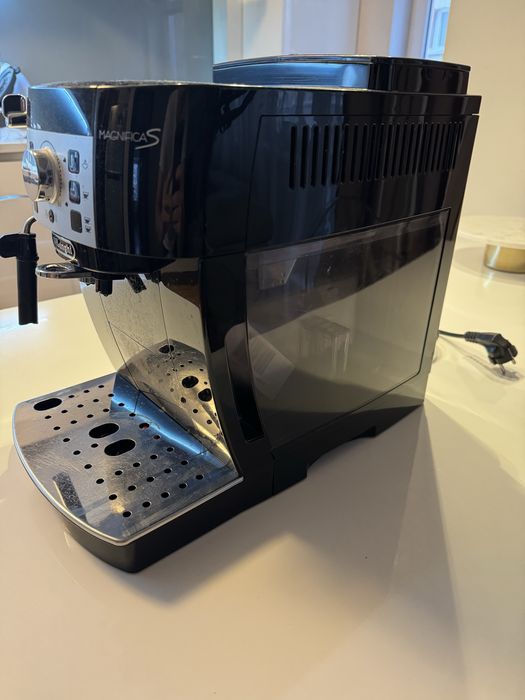 Espressor DeLonghi Magnifica S, 15 bar, 1.8 l, Negru