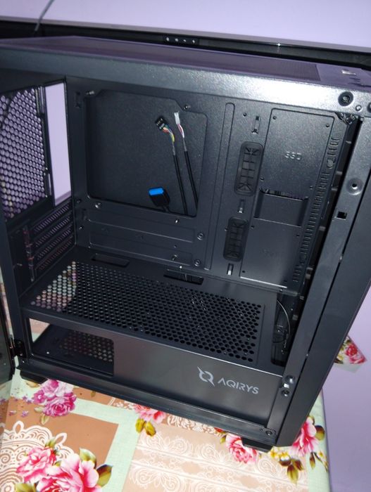 Carcasa PC Aires și Segotep