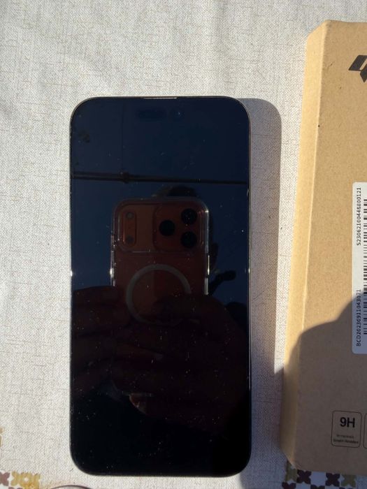 iPhone 15 Pro Max (256GB) + 2 folii privacy
