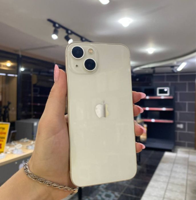 iPhone 13 Белый 128 ГБ