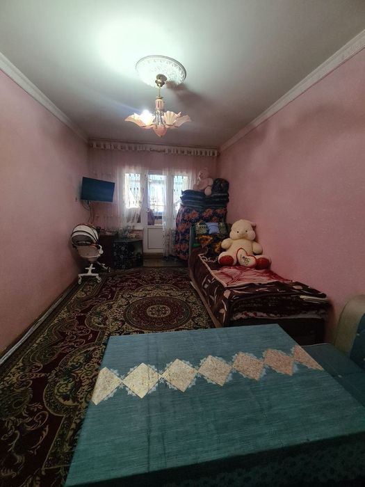 Srochna arzon kvartira sotiladi