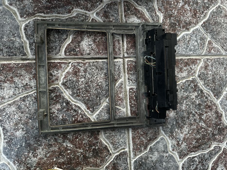 Магнитола Mercedes 210