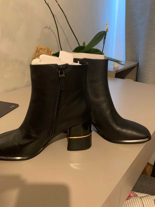 Боти от естествена кожа TORY BURCH