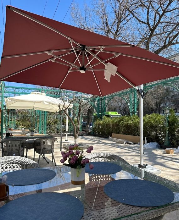 Продается зонты с LEDдля кафе и ресторанов.