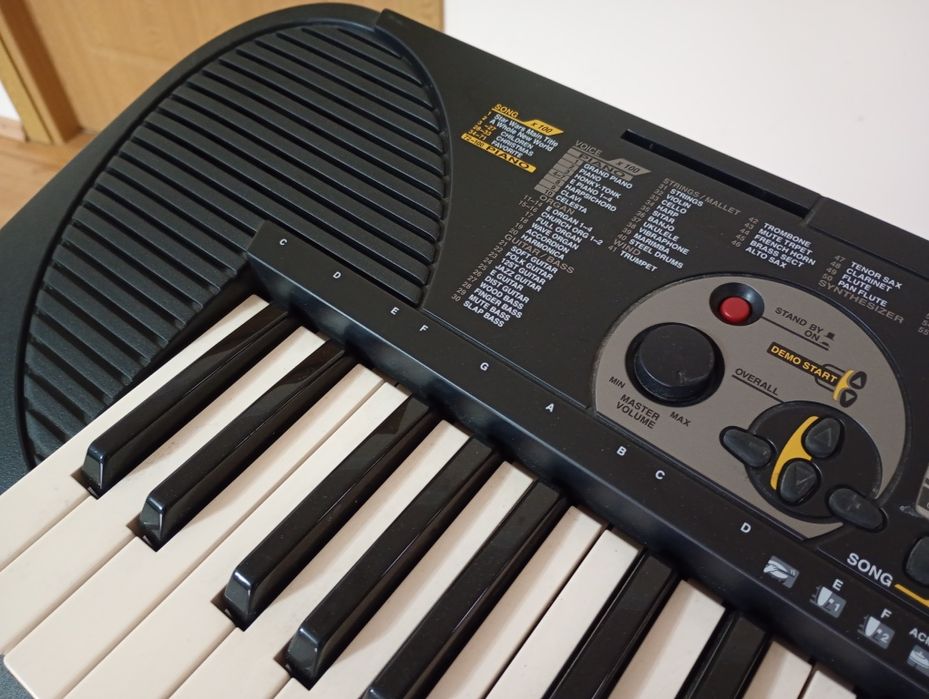 Yamaha PSR-79 pian digital polifonic orga