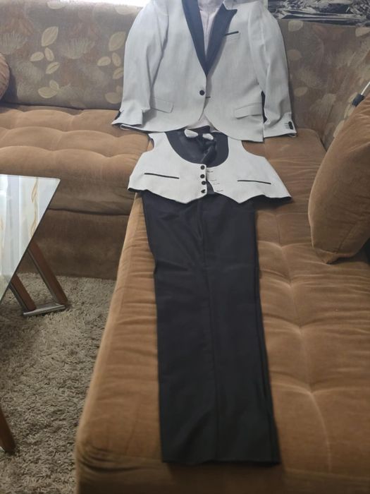 Мъжки костюм за бал