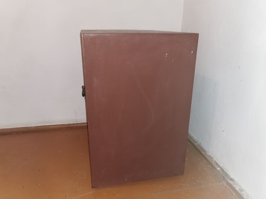 Сейф металлический