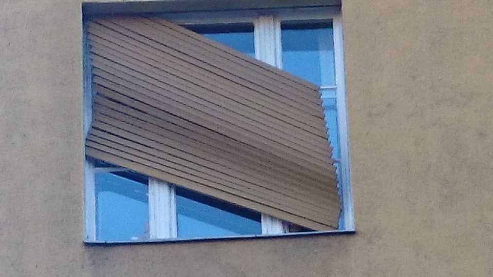 Reparatii rulouri (jaluzele) din lemn, plastic si aluminiu