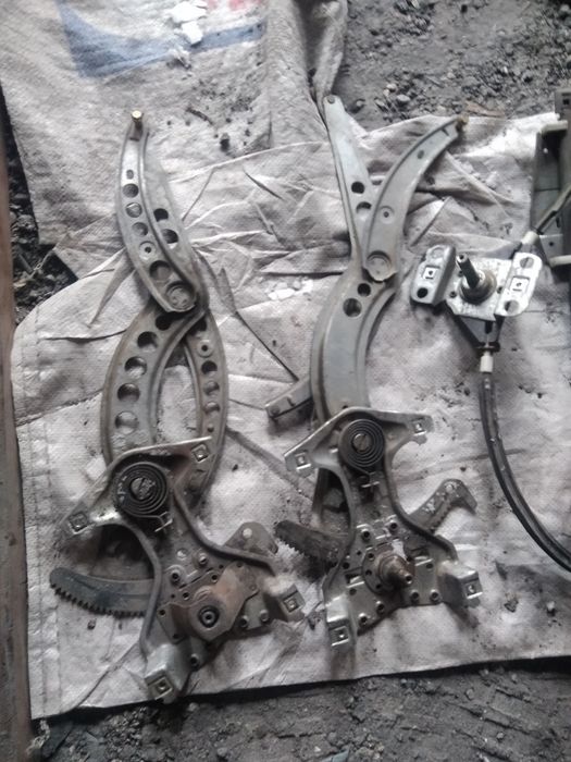 Стекло подъемники пасат б3