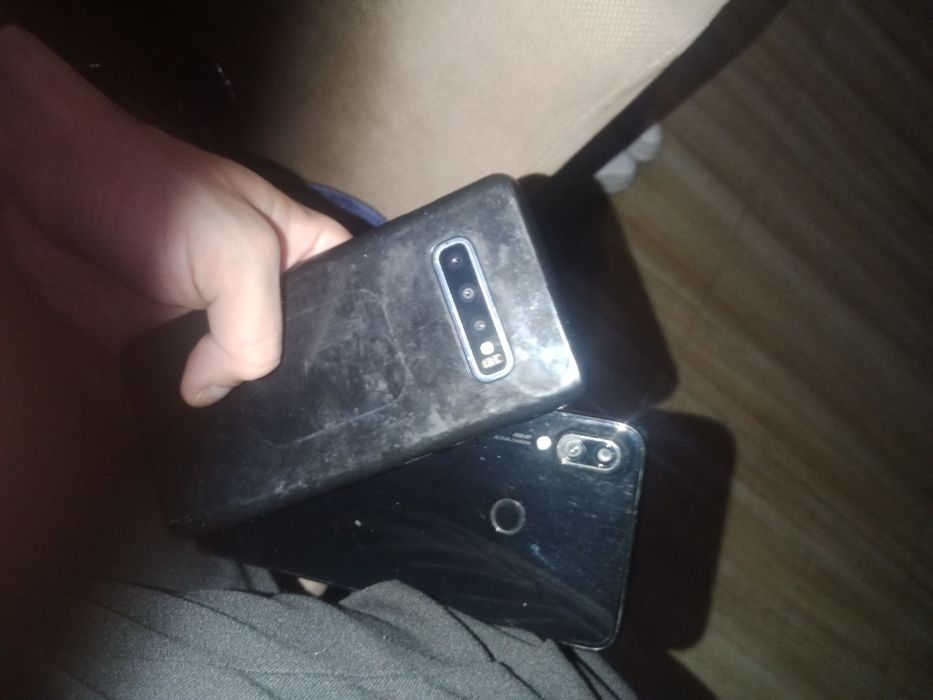 Продам Самсунг s10 plus и хуавей