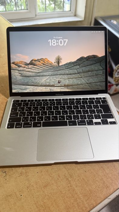 Macbook air M1 8/256