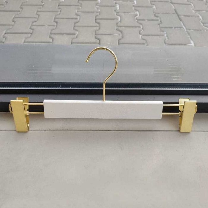 Закачалки за дрехи / панталони