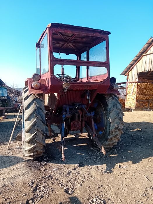 Tractor utb 650     .