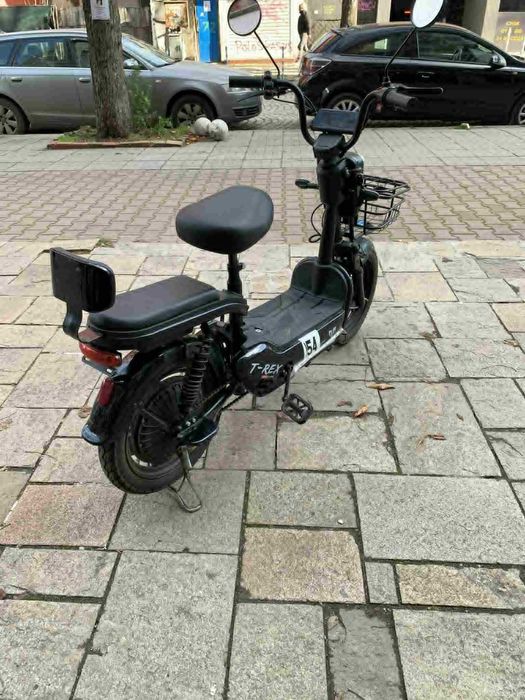 Електрически  скутер  с педали T-REX 2024