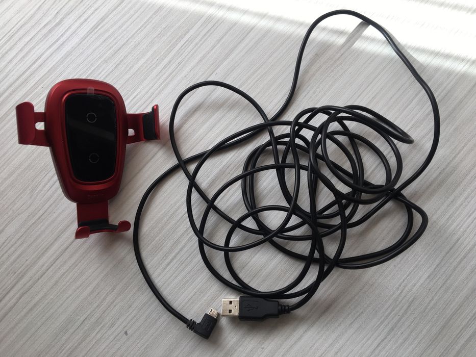 Încărcător de mașină wireless Baseus